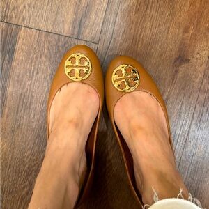 Tory burch chelsea ballet flat in pebbled leather
